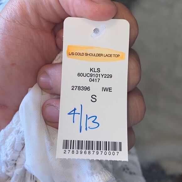 Bebe White Lace Cold Shoulder Top - Picture 5 of 9